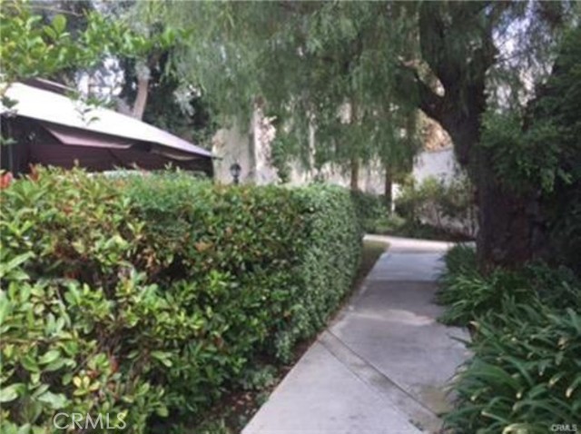 18411 HATTERAS, Tarzana CA: https://media.crmls.org/medias/7e31779f-0098-4e7c-82c5-c447353c0f00.jpg