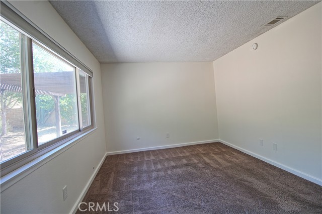 711 HACIENDA Drive, Riverside CA: https://media.crmls.org/medias/7e3250b5-fb2e-40bf-b83e-f19b5bc027c2.jpg