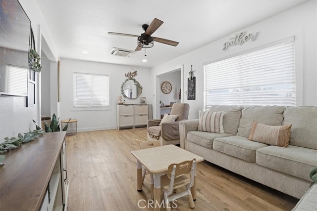 Detail Gallery Image 4 of 39 For 1163 Smith, Adelanto,  CA 92301 - 2 Beds | 1 Baths