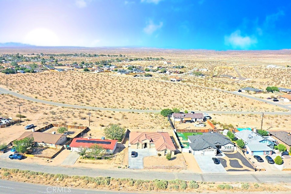 https://media.crmls.org/medias/7e32c57b-b959-45f2-a389-9c4e429cddbb.jpg?preset=X-Large