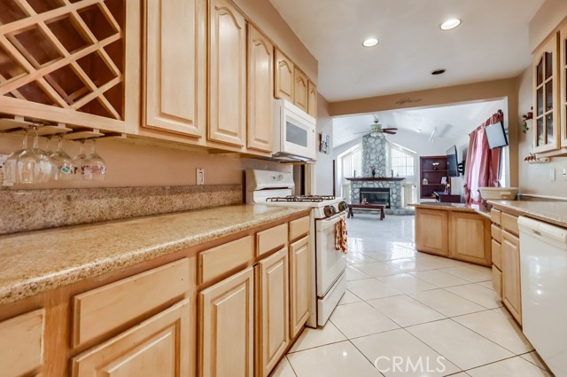 Detail Gallery Image 16 of 64 For 10842 Leffingwell Rd, Norwalk,  CA 90650 - 3 Beds | 3 Baths