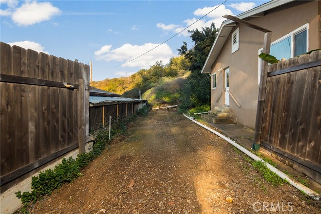 Detail Gallery Image 8 of 43 For 21431 Stans Lane, Laguna Beach,  CA 92651 - 3 Beds | 2 Baths