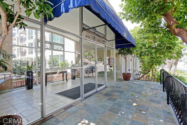 565 Esplanade, Redondo Beach, California 90277, 1 Bedroom Bedrooms, ,Residential,Sold,Esplanade,SB21248131