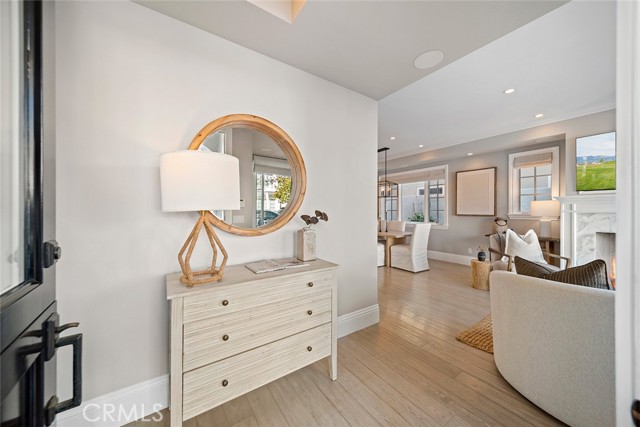 515 Narcissus Avenue, Corona del Mar CA: https://media.crmls.org/medias/7e357d54-e360-4b60-9f4e-811bc1978a42.jpg