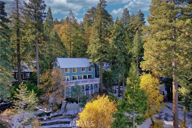 Detail Gallery Image 3 of 51 For 521 Sunderland Court, Lake Arrowhead,  CA 92352 - 4 Beds | 2 Baths