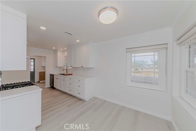Detail Gallery Image 5 of 29 For 17819 Gramercy Pl, Torrance,  CA 90504 - 3 Beds | 2 Baths