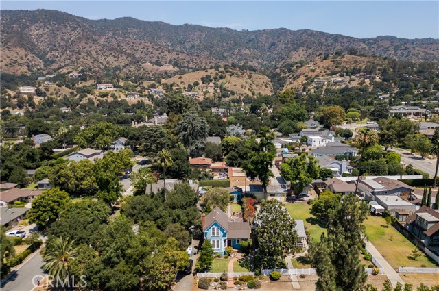 211 E Virginia Avenue, Glendora CA: https://media.crmls.org/medias/7e39e097-af49-4b5d-bb1d-4e1d9e728537.jpg