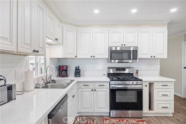 Detail Gallery Image 10 of 25 For 127 Brookside Ln, Oceanside,  CA 92056 - 2 Beds | 2 Baths