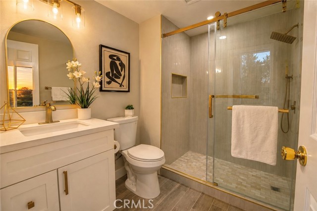 2332 Silverbay photo 28
