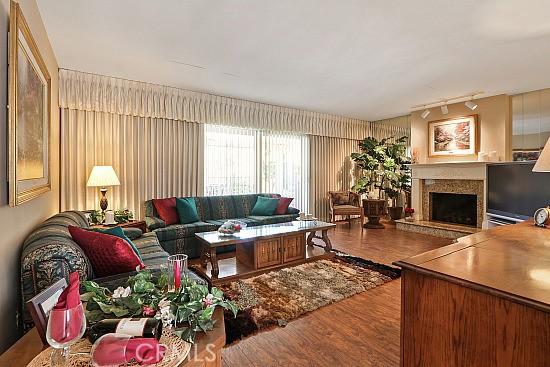 743 Churchill photo 10