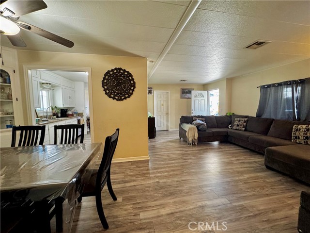 Detail Gallery Image 10 of 15 For 3883 Buchanan St #133,  Riverside,  CA 92503 - 3 Beds | 2 Baths