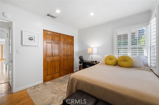 10340 Margate Street, North Hollywood CA: https://media.crmls.org/medias/7e3ae6fb-923d-4ef4-aae9-4e9ca316c482.jpg
