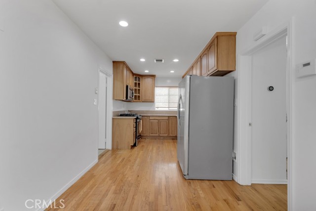 Detail Gallery Image 13 of 58 For 17435 Burma, Encino,  CA 91316 - 3 Beds | 2 Baths