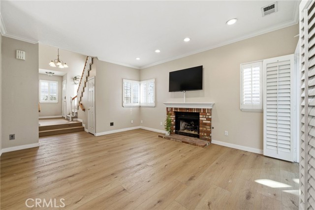 Detail Gallery Image 4 of 28 For 2603 Elden Ave #H,  Costa Mesa,  CA 92627 - 3 Beds | 2/1 Baths