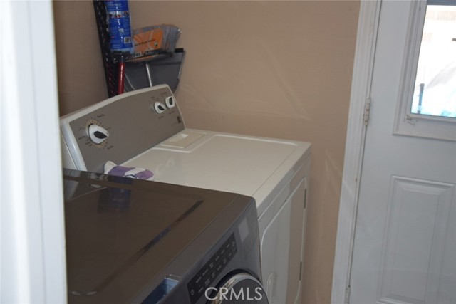 1935 Maine Avenue, Long Beach CA: https://media.crmls.org/medias/7e3b942e-ed43-4975-9e89-d7144b8c88da.jpg