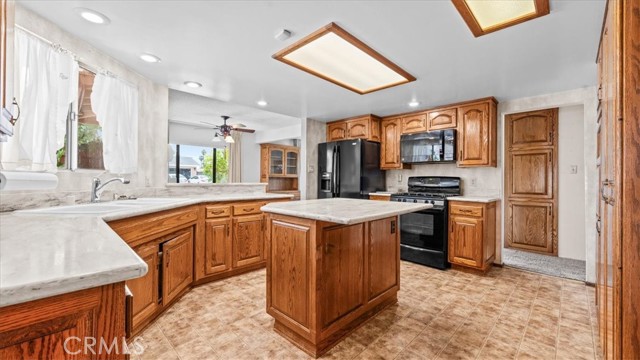 Detail Gallery Image 12 of 42 For 27196 10th Street, Highland,  CA 92346 - 3 Beds | 2 Baths