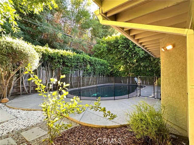Detail Gallery Image 28 of 36 For 18406 Bessemer St, Tarzana,  CA 91335 - 3 Beds | 2 Baths