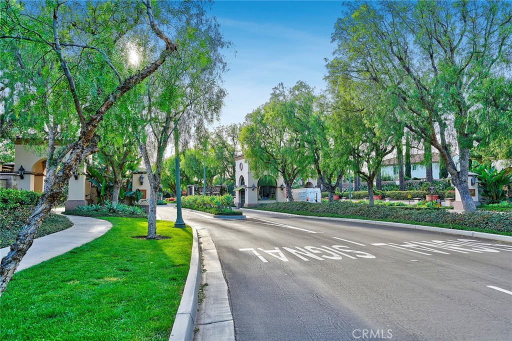 https://media.crmls.org/medias/7e3dd96f-c9b4-4f46-b465-b4b32f189a4c.jpg?preset=X-Large