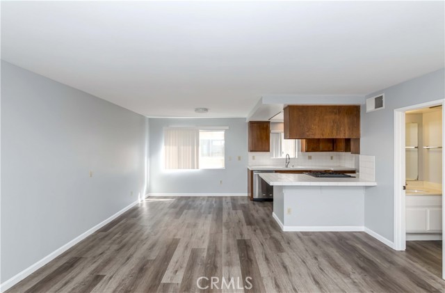 Detail Gallery Image 5 of 12 For 15205 S Budlong Ave #23,  Gardena,  CA 90247 - 2 Beds | 2/1 Baths