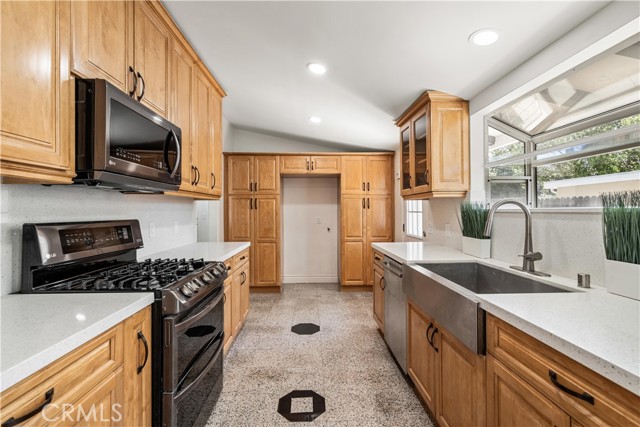 Detail Gallery Image 9 of 23 For 7957 Sale Ave, West Hills,  CA 91304 - 4 Beds | 2 Baths