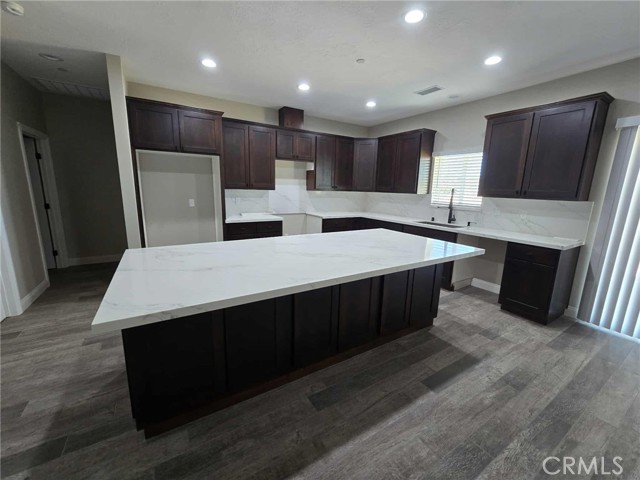 12358 Sioux Court, Apple Valley CA: https://media.crmls.org/medias/7e3eb11e-cca2-4382-a672-a6cc74716752.jpg