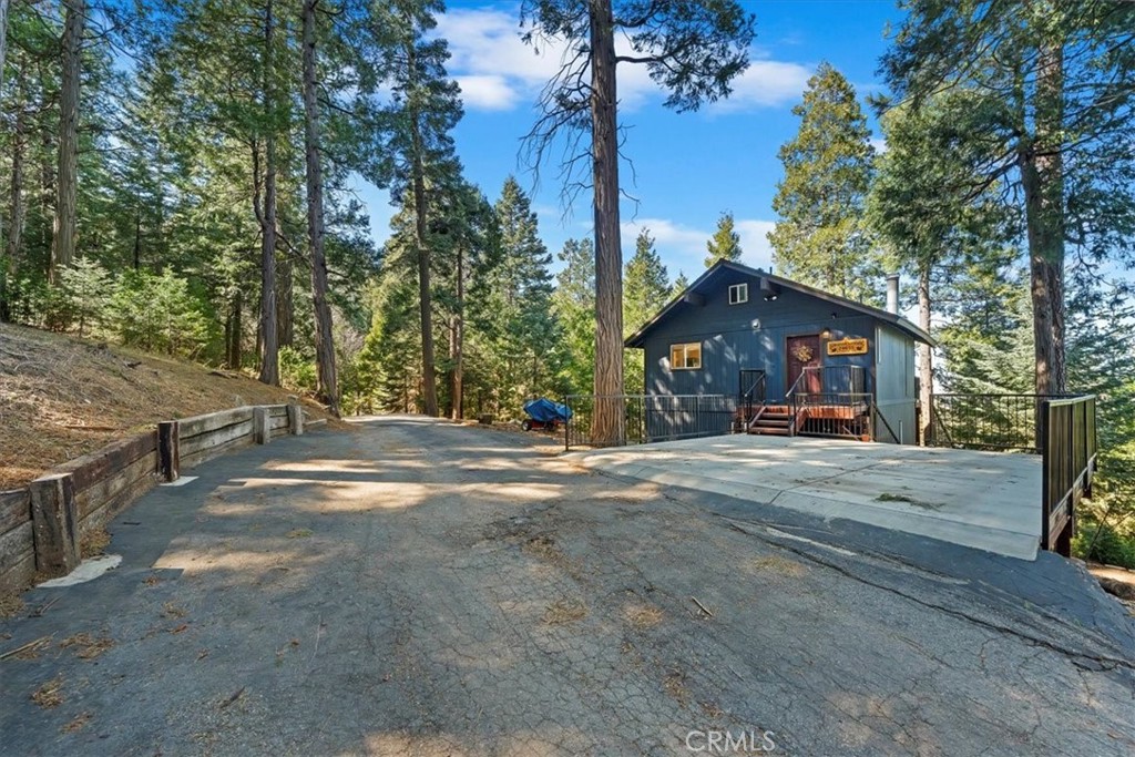 MLS #OC25041566 img 1