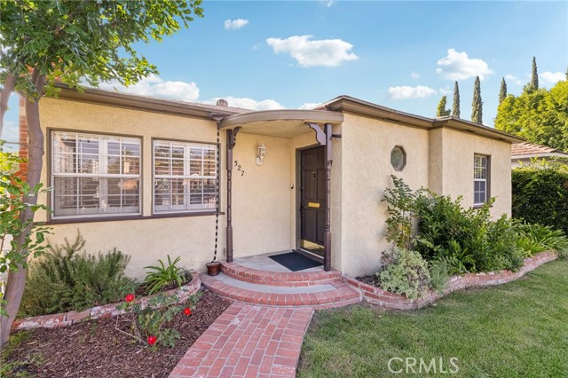 Detail Gallery Image 2 of 34 For 527 S Orchard Dr, Burbank,  CA 91506 - 4 Beds | 1/1 Baths