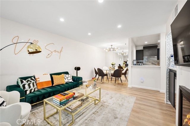 Detail Gallery Image 3 of 17 For 906 N Doheny Dr #318,  West Hollywood,  CA 90069 - 1 Beds | 1 Baths