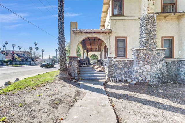 Detail Gallery Image 5 of 16 For 593 N San Antonio, Pomona,  CA 91767 - – Beds | – Baths