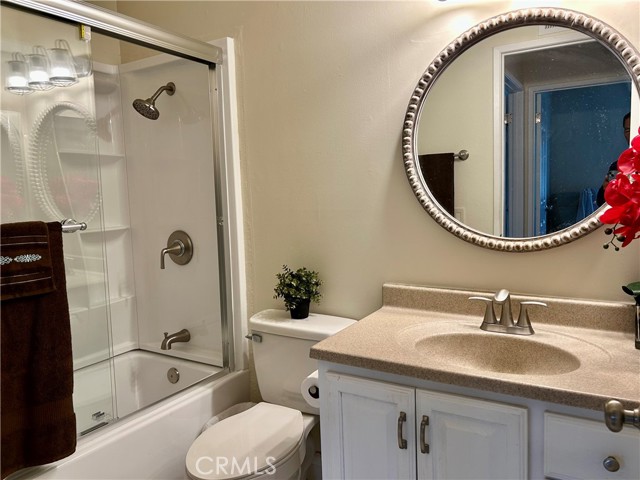 Detail Gallery Image 9 of 15 For 2576 E Coventry Cir #98,  Fullerton,  CA 92833 - 2 Beds | 1 Baths