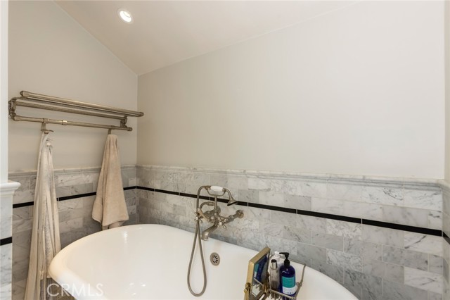 Detail Gallery Image 60 of 70 For 4225 Myrtle Ave, Long Beach,  CA 90807 - 5 Beds | 3/1 Baths