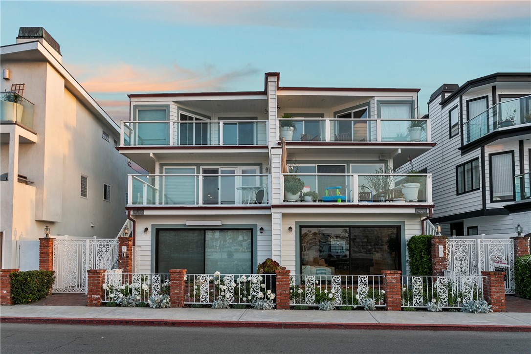 Detail Gallery Image 9 of 39 For 1817 W Bay Ave #3,  Newport Beach,  CA 92663 - 2 Beds | 2/1 Baths