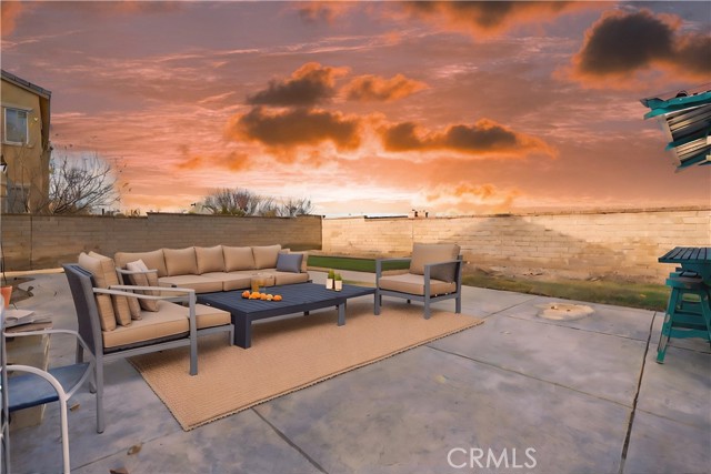 2123 Coconut Place, Palmdale CA: https://media.crmls.org/medias/7e411821-c5d7-4011-a374-1093eb6dd797.jpg