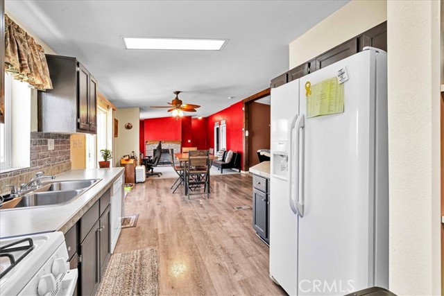 6293 Mojave Avenue, 29 Palms CA: https://media.crmls.org/medias/7e413203-2574-4550-8159-bca80104a4ba.jpg