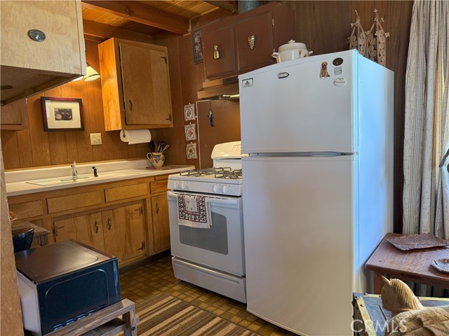 Detail Gallery Image 18 of 25 For 936 Pinon Ln, Big Bear City,  CA 92314 - 1 Beds | 1 Baths