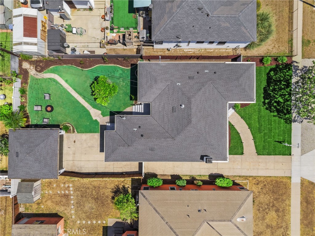 https://media.crmls.org/medias/7e41dc94-8e70-48ce-b8bd-47edf88bca79.jpg?preset=X-Large