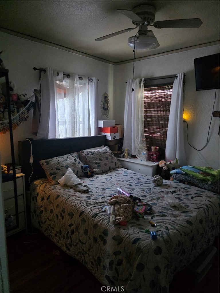 https://media.crmls.org/medias/7e4327dc-4ff1-44d5-b356-358923ff5011.jpg?preset=X-Large