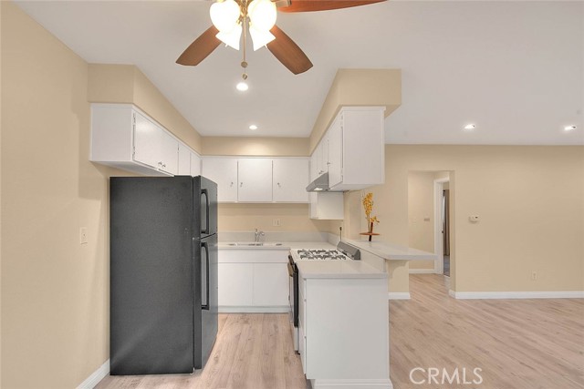 Detail Gallery Image 15 of 39 For 5021 Atlantic Ave #27,  Long Beach,  CA 90805 - 2 Beds | 1 Baths