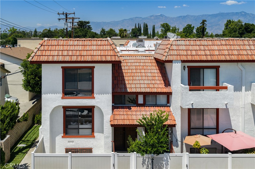 511 N Curtis #F