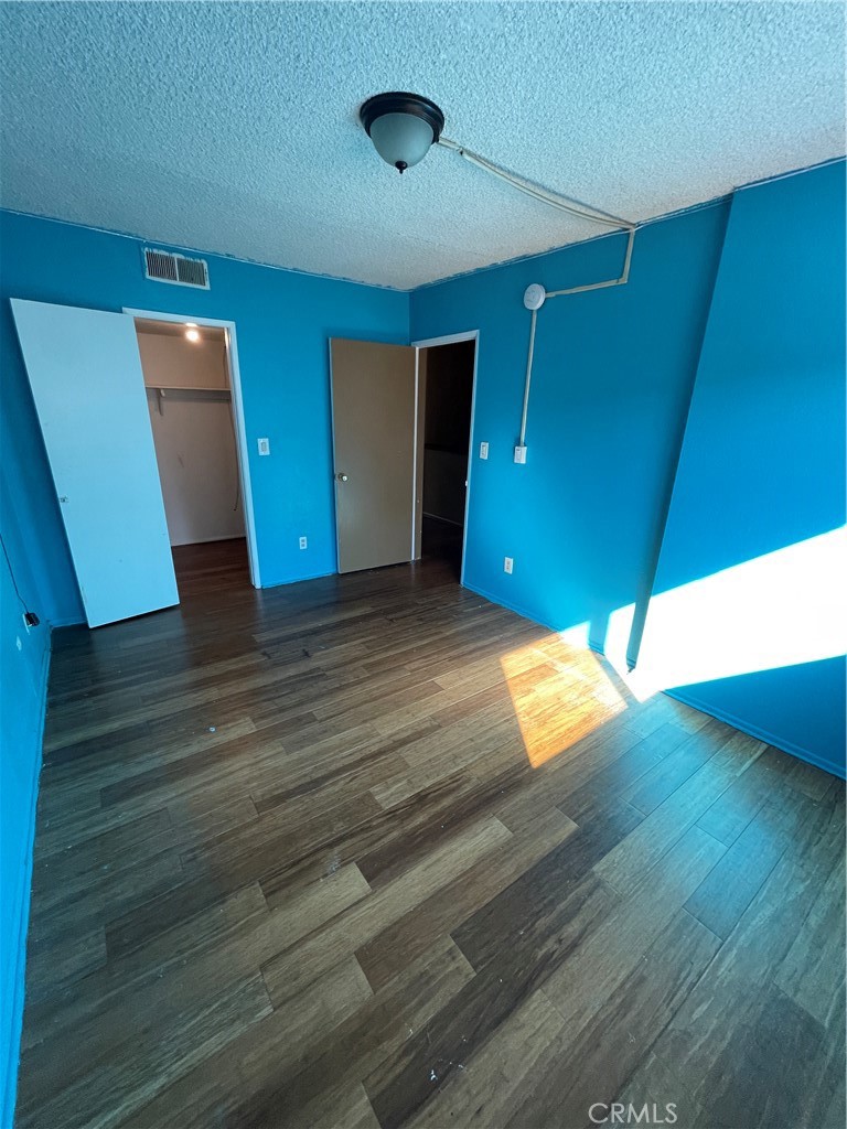 https://media.crmls.org/medias/7e481a98-e5a3-43c3-a3d9-86a597f9ecc5.jpg?preset=X-Large