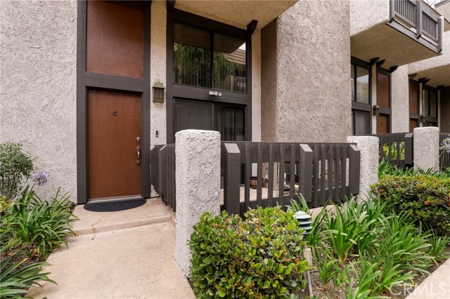 1939 Huntington Drive, Duarte CA: https://media.crmls.org/medias/7e484eaf-7624-40bc-8f97-608eb9e5bb8a.jpg