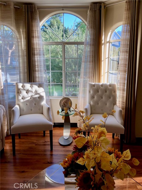 Detail Gallery Image 6 of 31 For 1958 Beverly Dr, Pasadena,  CA 91104 - 4 Beds | 4/1 Baths