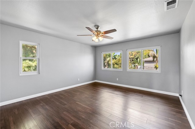 Detail Gallery Image 23 of 37 For 74 Linhaven, Irvine,  CA 92602 - 5 Beds | 3/1 Baths