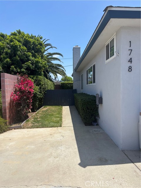 Detail Gallery Image 2 of 12 For 1748 Juniper Ave, Torrance,  CA 90503 - 3 Beds | 2 Baths