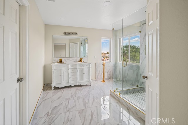 6 Bed Home for Sale in Victorville, California