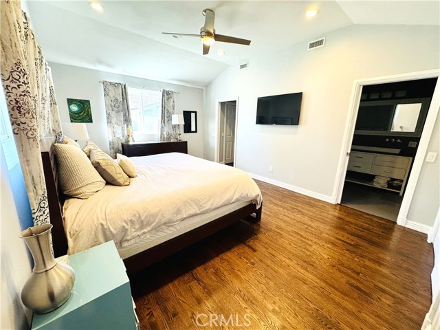 Detail Gallery Image 19 of 44 For 11905 Paso Robles, Granada Hills,  CA 91344 - 4 Beds | 3 Baths