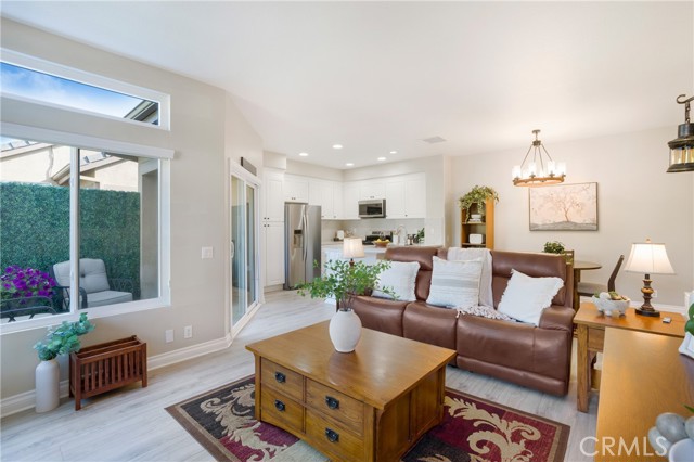 Detail Gallery Image 9 of 51 For 1211 S Country Glen Way, Anaheim,  CA 92808 - 2 Beds | 2 Baths