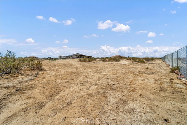 10715 Wilson Drive, California City CA: https://media.crmls.org/medias/7e4a1438-e01a-495e-a389-cf45ccfe0d6c.jpg