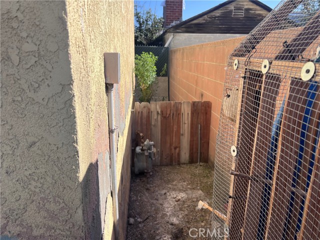 Detail Gallery Image 11 of 20 For 8954 S Gate, South Gate,  CA 90280 - – Beds | – Baths