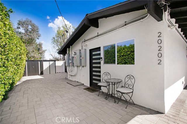 20200 Clark Street, Woodland Hills CA: https://media.crmls.org/medias/7e4a59b4-0a2c-4c63-bd1a-3a922b5573a5.jpg